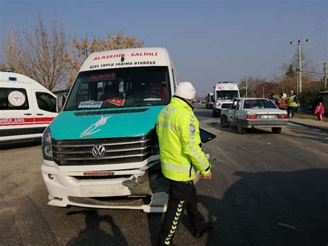 M­a­n­i­s­a­­d­a­ ­k­a­m­y­o­n­e­t­ ­i­l­e­ ­m­i­n­i­b­ü­s­ ­ç­a­r­p­ı­ş­t­ı­:­ ­4­ ­y­a­r­a­l­ı­